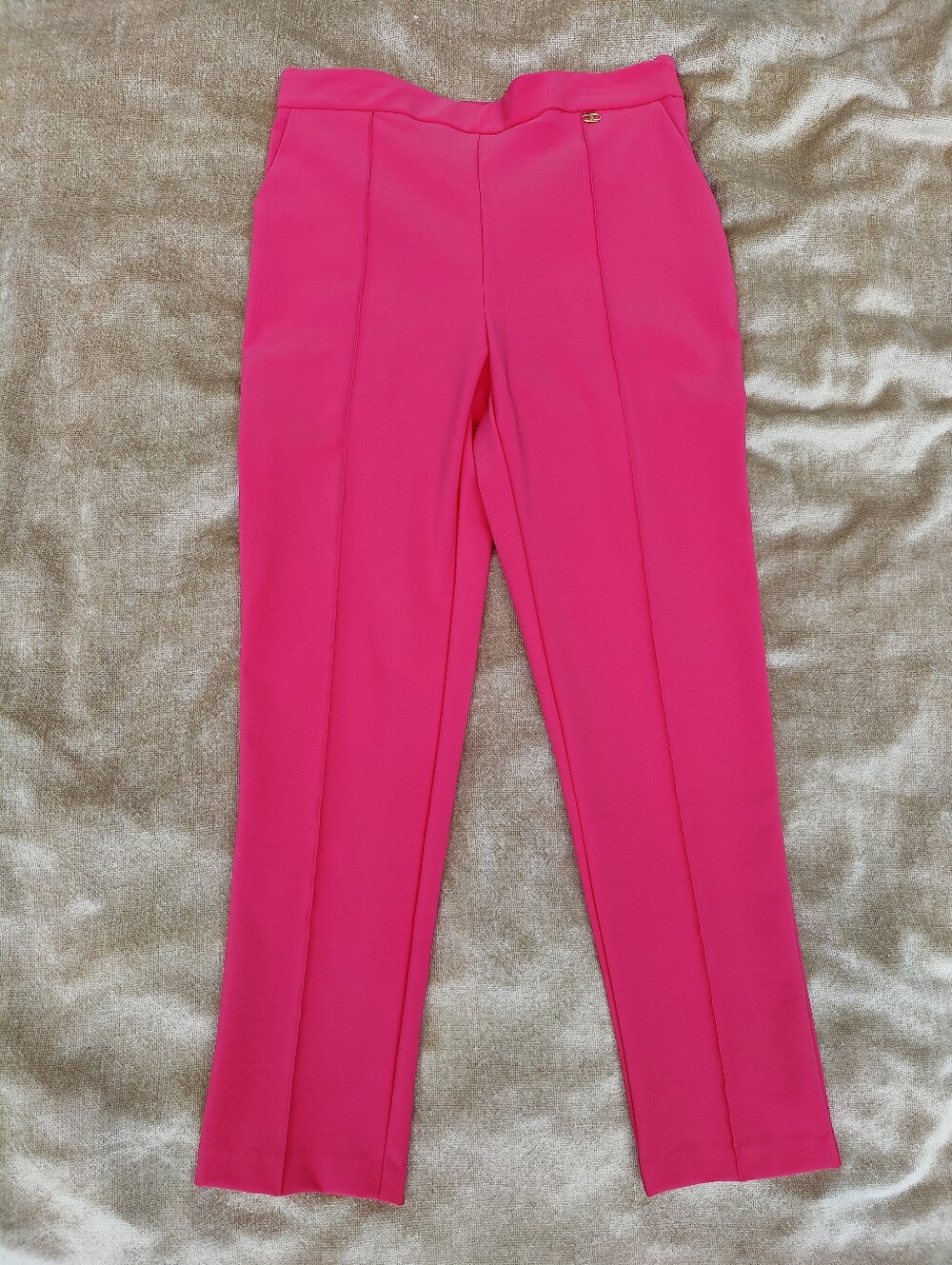Elisabetta Franchi 4 Essentials Pants in Electric Fuchsia Pink, Size 48 US 12